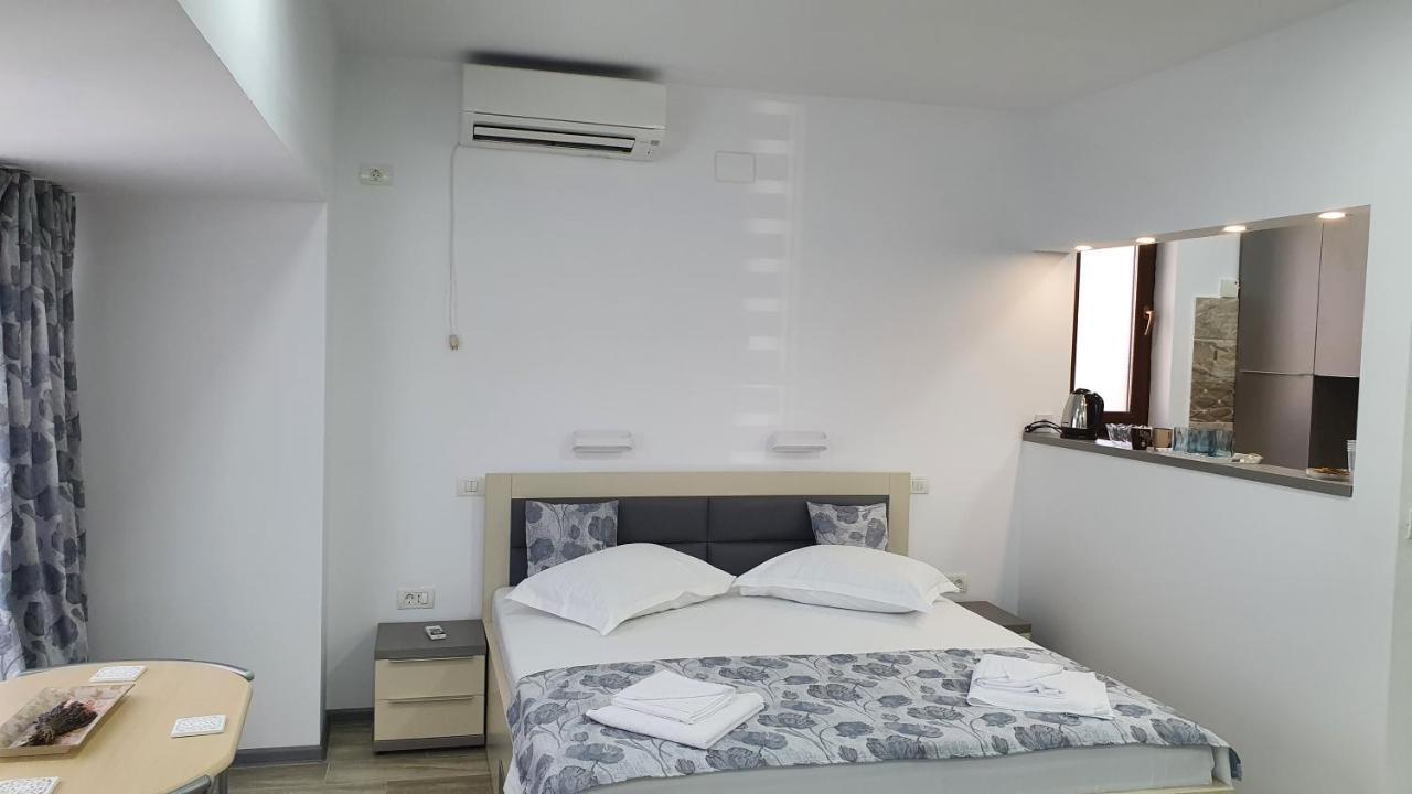 Casa Andi Apartment นาโวดาริ ภายนอก รูปภาพ
