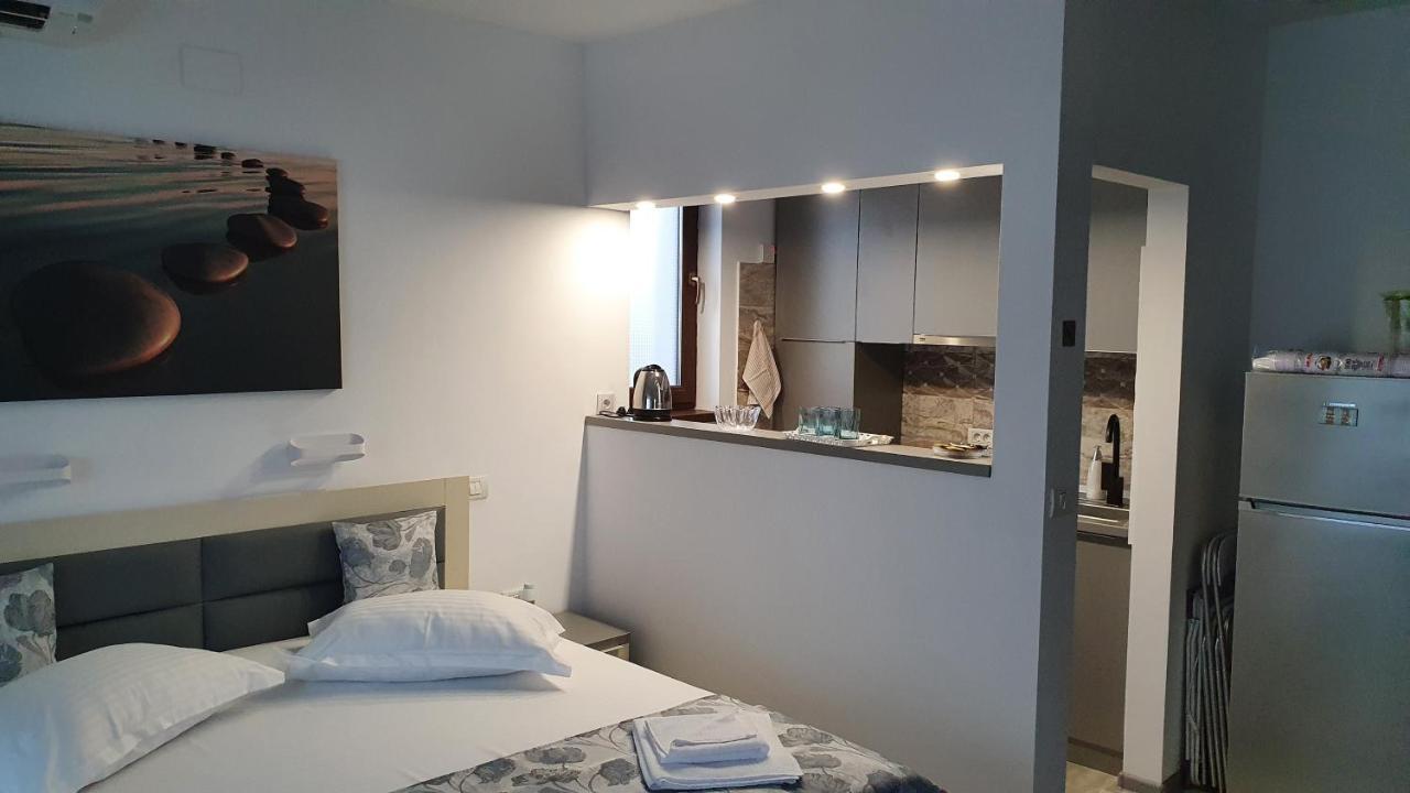 Casa Andi Apartment นาโวดาริ ภายนอก รูปภาพ